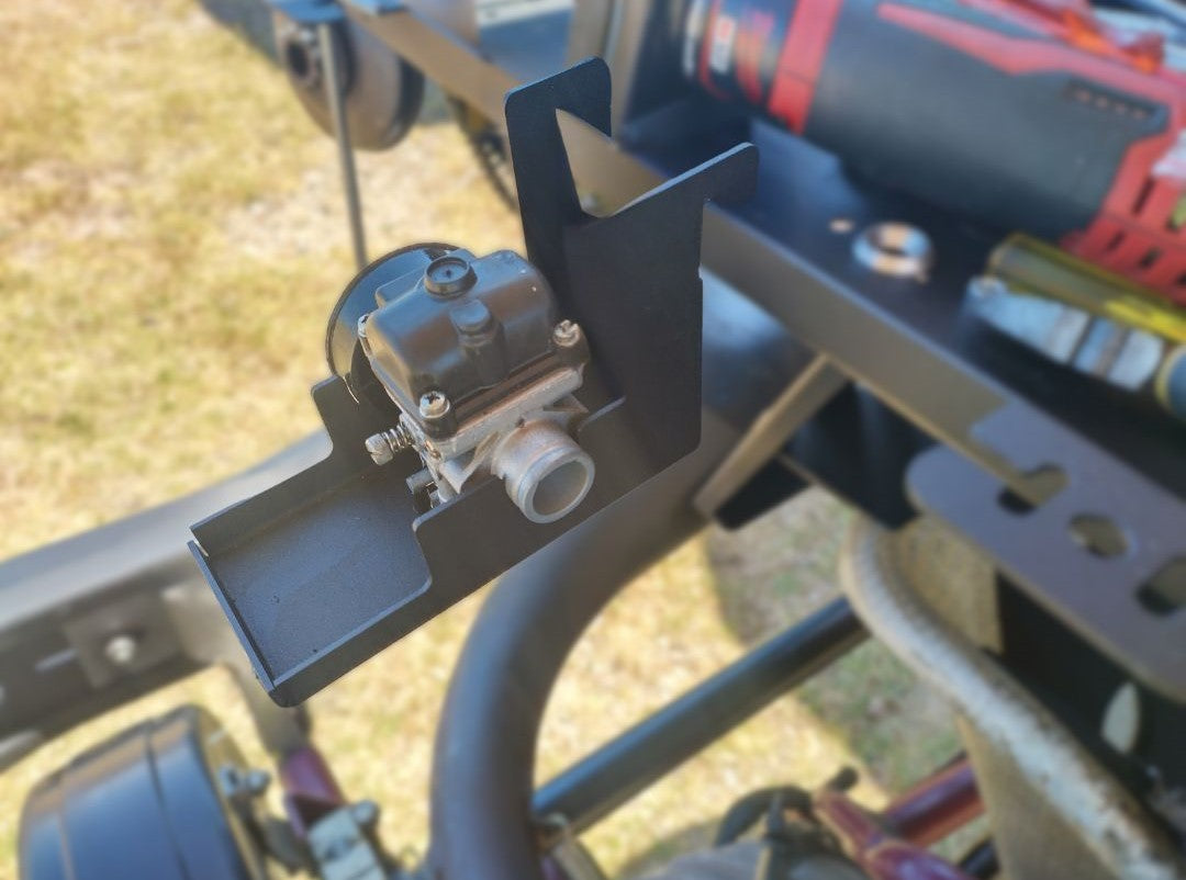 <img> Carburettor holder on kart mounted tray
